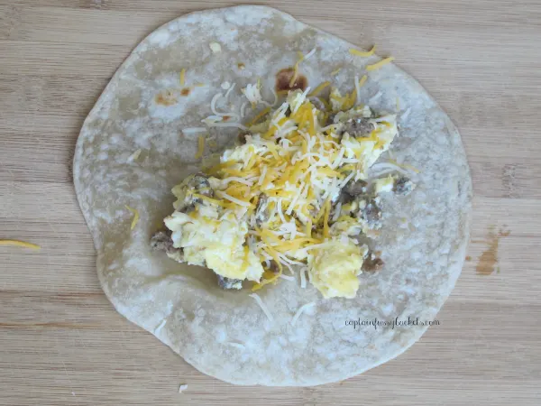 Freezer Breakfast Burritos #SAVEITSUNDAY #FoodFairyTale ad