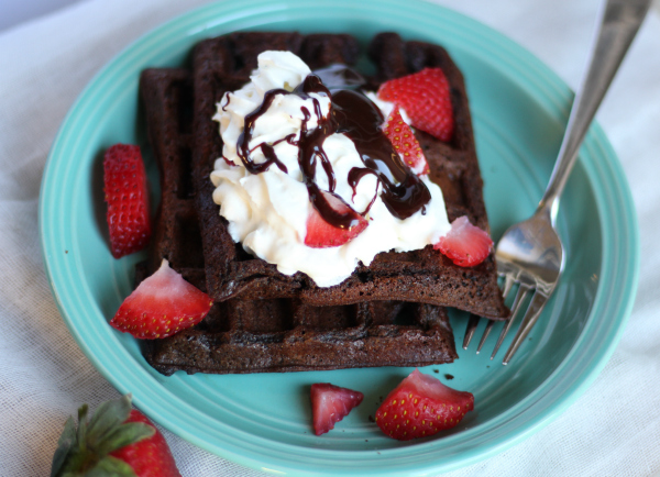 Chocolate Oatmeal Waffles #CookingWithGerber