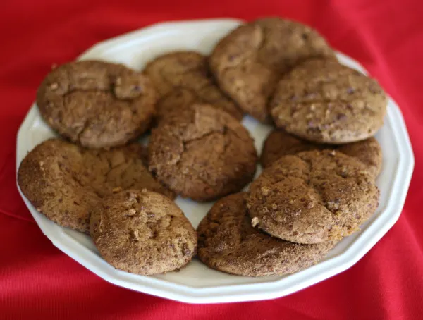 chocolate snickerdoodle cookies plate