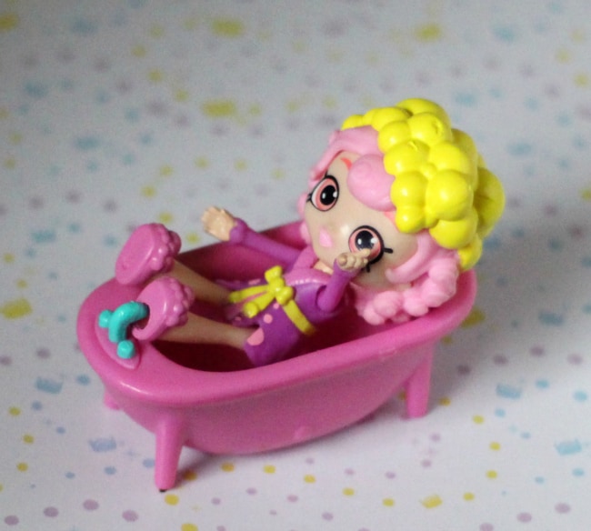 shopkins happy places bubbleisha bathtub