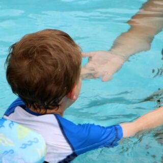 How To Teach A Toddler To Swim Using The Appropriate Swim Trainer