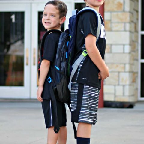 Mom Tip:  How To Take The Best Back To School Pictures!
