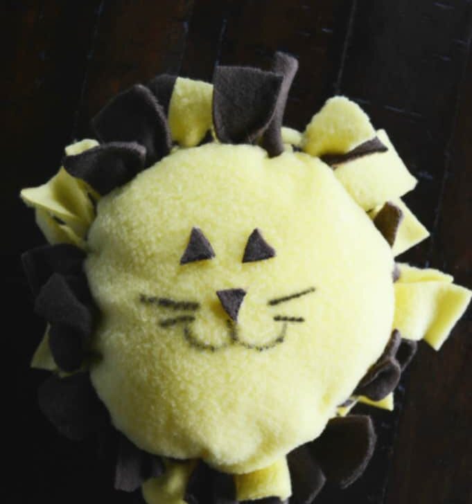 No Sew Lion Pillow – The Walt Disney Signature Collection Adds The Lion King!