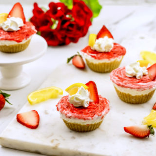 No Bake Mini Strawberry Lemonade Cheesecakes