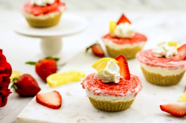 no bake mini strawberry lemonade cheesecakes