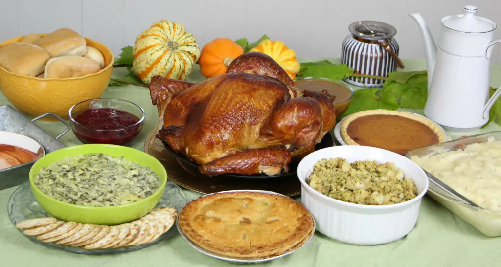 Look Like a Pro Chef on Thanksgiving with Boston Market Complete Thanksgiving Meals