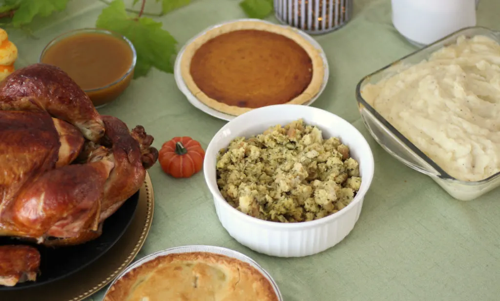 Look Like a Pro Chef on Thanksgiving with Boston Market Complete Thanksgiving Meals