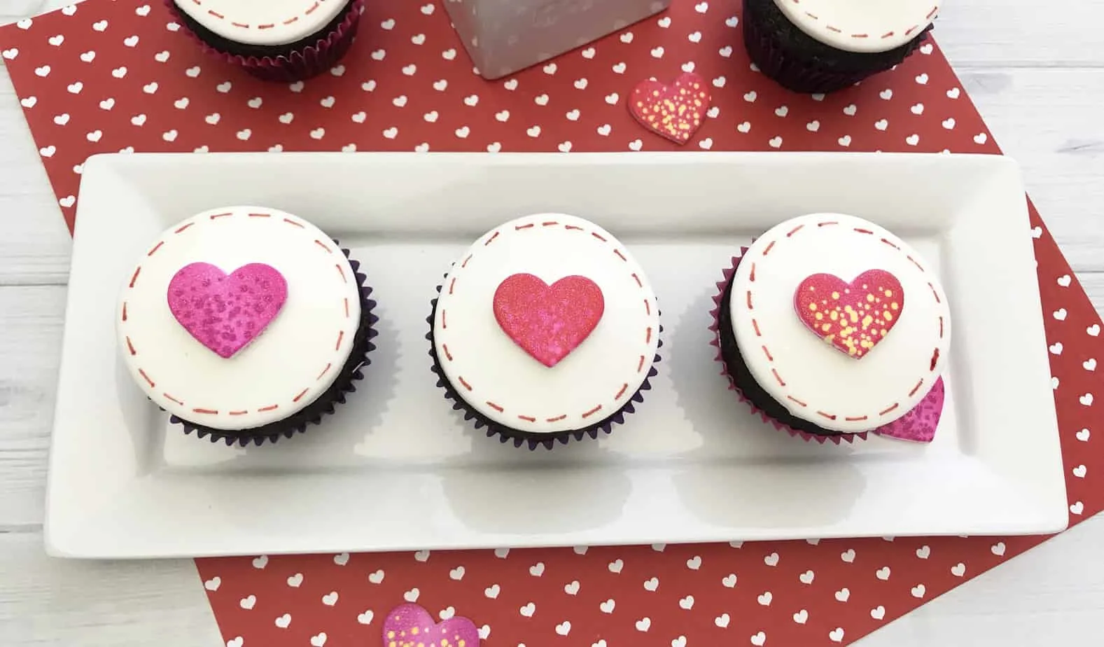love stitch valentine's day cupcake