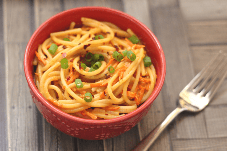 15 Minute Noodles with Spicy Peanut Sauce
