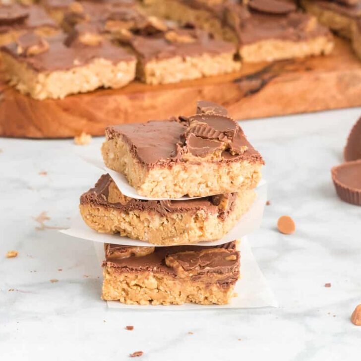Reese’s Peanut Butter Chocolate Crispy Bars – No Bake Treat!