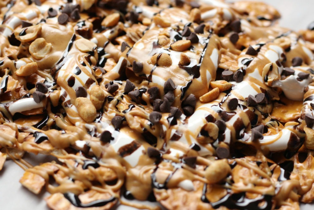 peanut butter dessert nachos