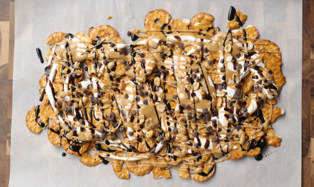 peanut butter dessert nachos