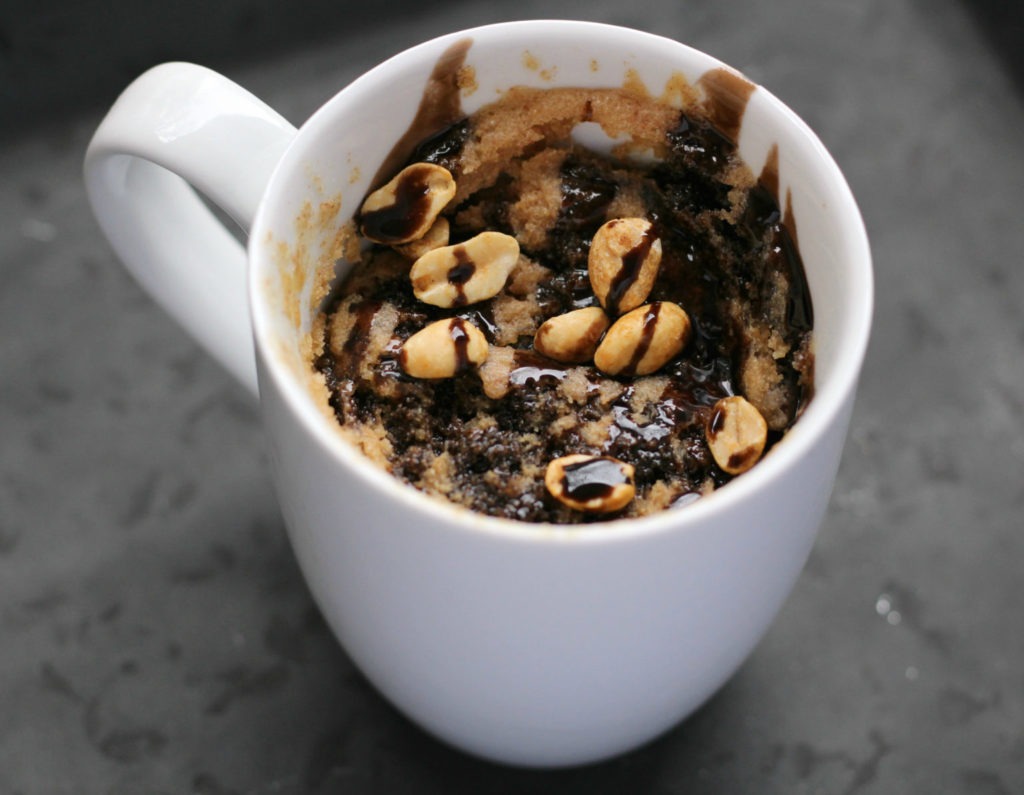 peanut butter chocolate chip mug cake