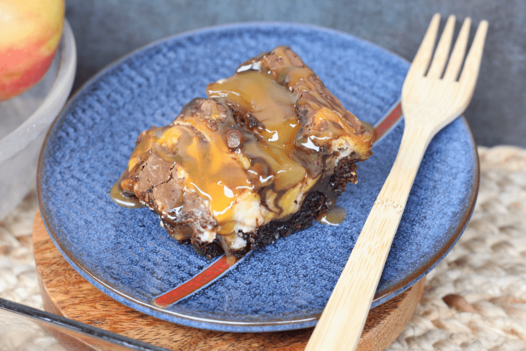 caramel apple cheesecake brownies