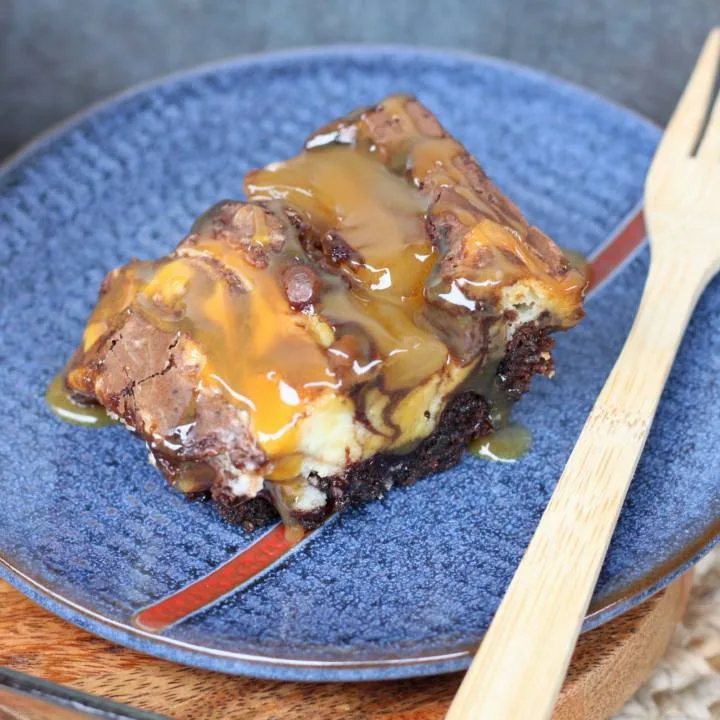 Caramel Apple Cheesecake Brownies