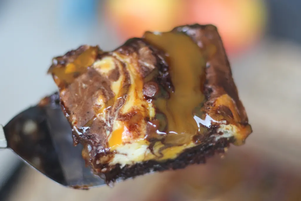 caramel apple cheesecake brownies