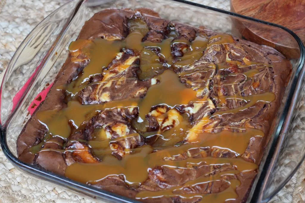 caramel apple cheesecake brownies