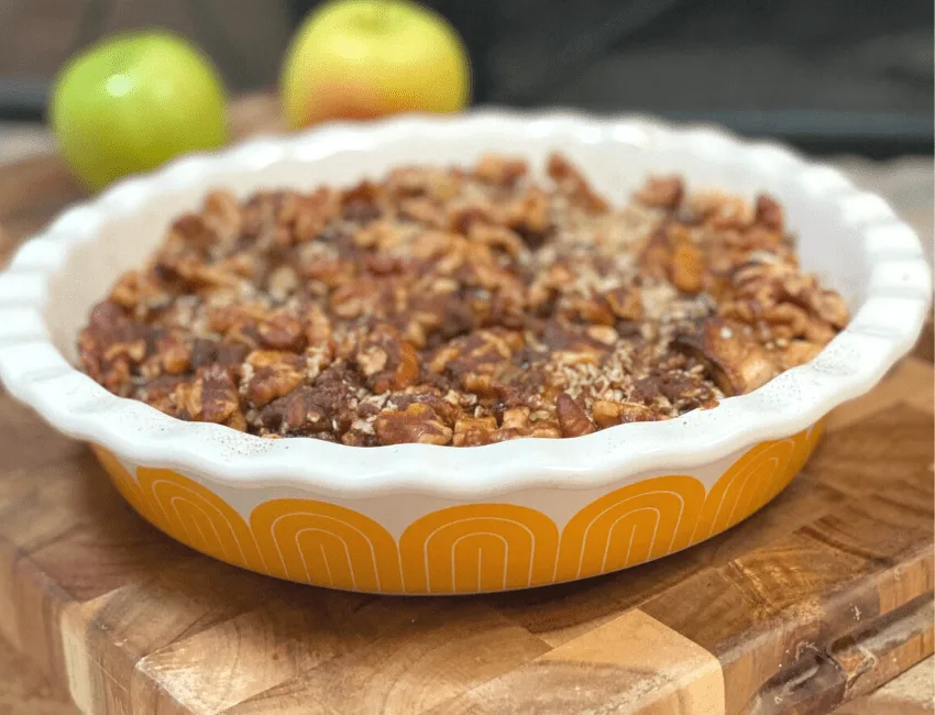great jones pie plate - apple cinnamon oatmeal crumble