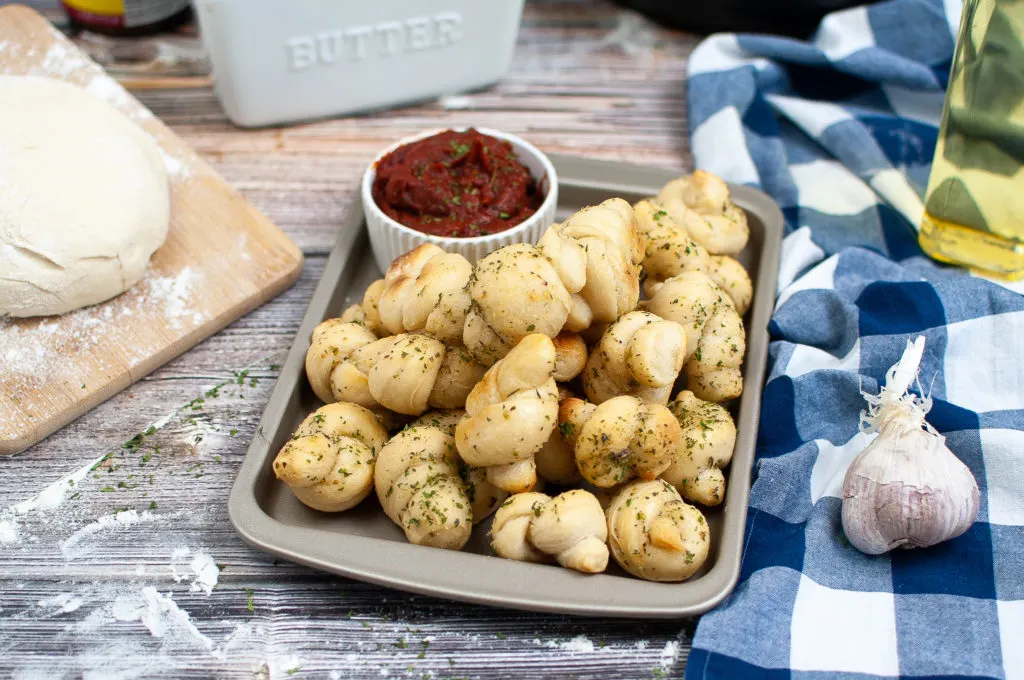 garlic knots