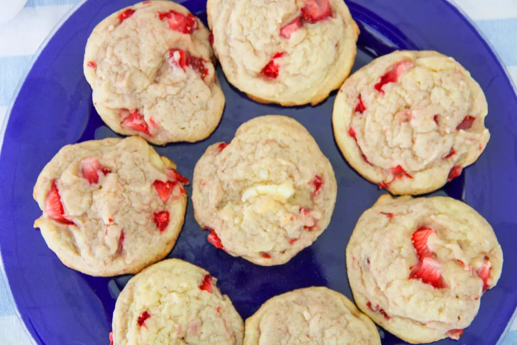 strawberry cheesecake cookies