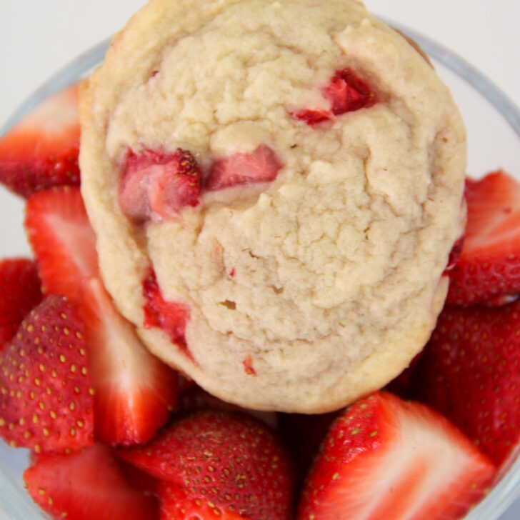 Irresistible Strawberry Cheesecake Cookies Recipe