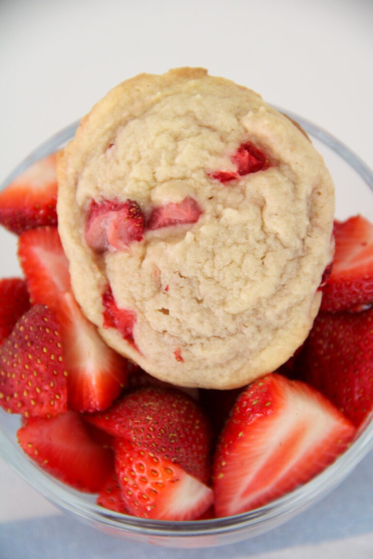 Irresistible Strawberry Cheesecake Cookies Recipe