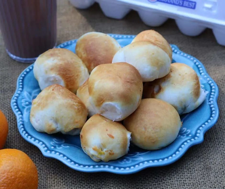 air fryer bacon and egg breakfast bombs