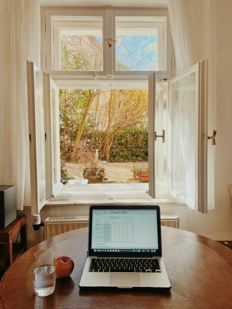 7 Essentials for Creating a Cozy Home Office Overlooking Your Garden