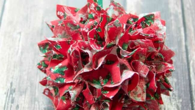 10 DIY Christmas Ornaments Kids Can Make That Will Add Magic to Your Tree!