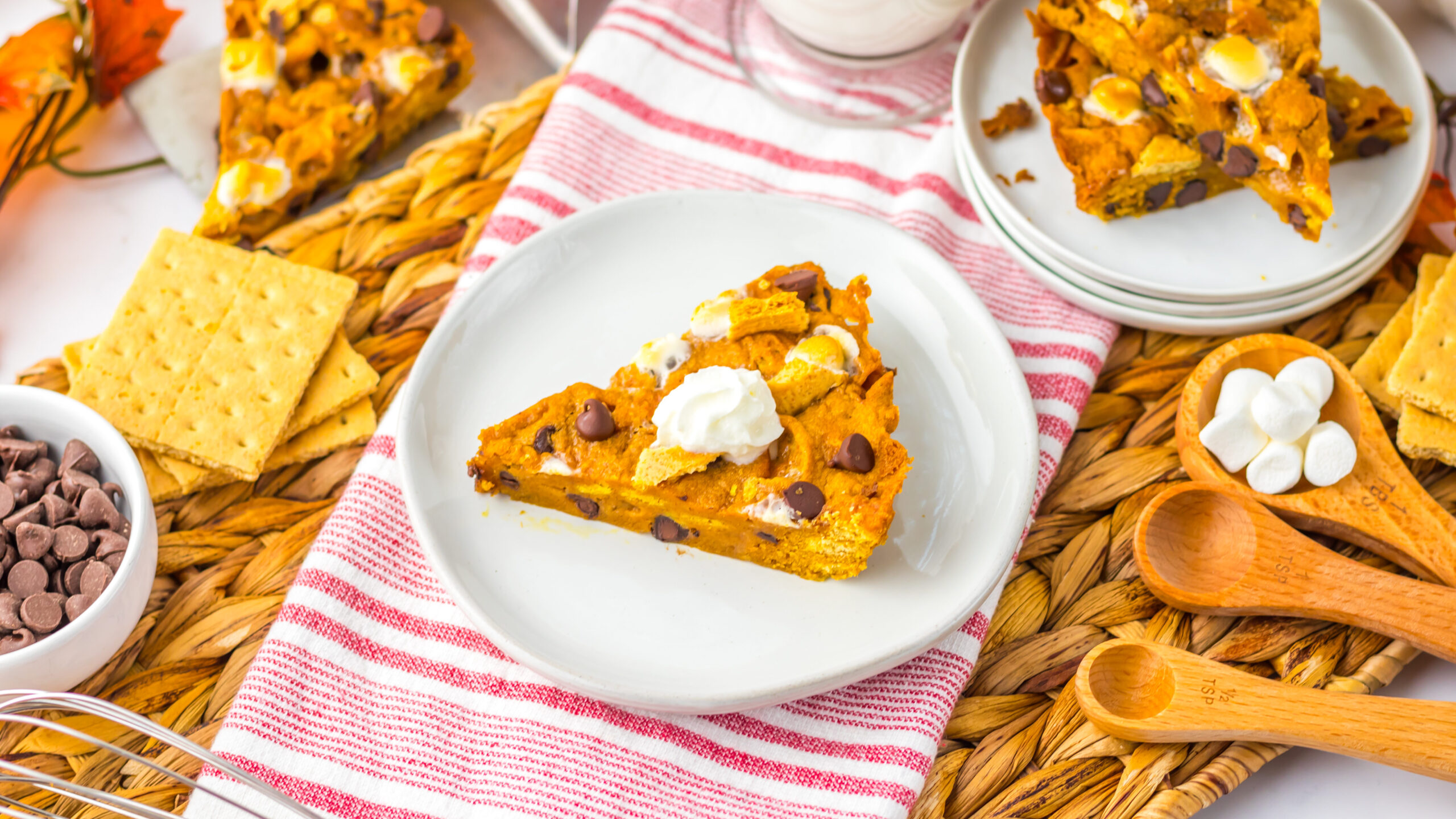 pumpkin spice s'mores cookie cake recipe