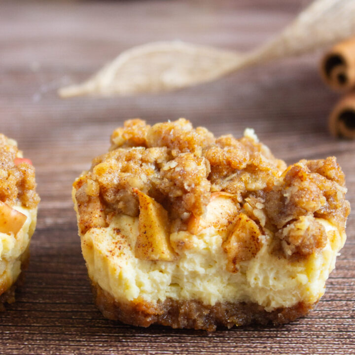 Apple Crisp Cheesecakes