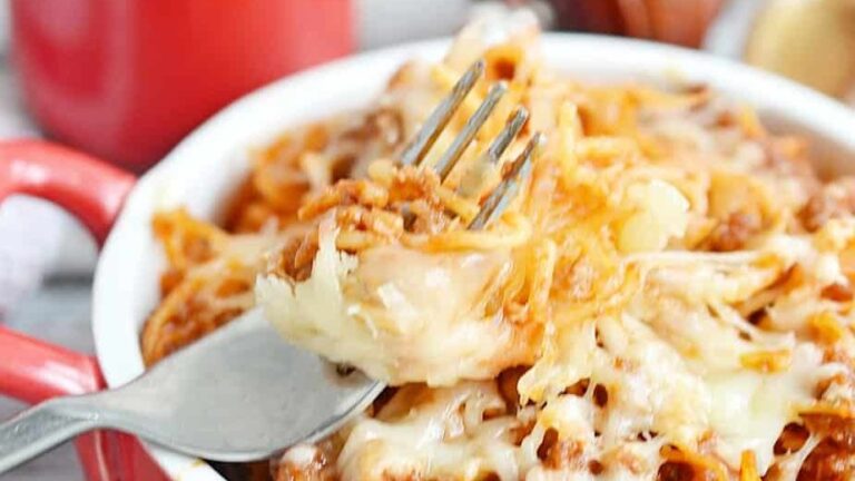 Cozy Casseroles: Hearty Dishes to Warm Cold Nights
